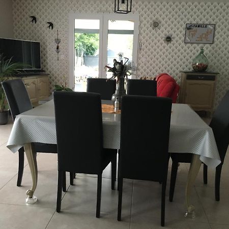 Au Vieux Bourg Appartement Guécélard Buitenkant foto